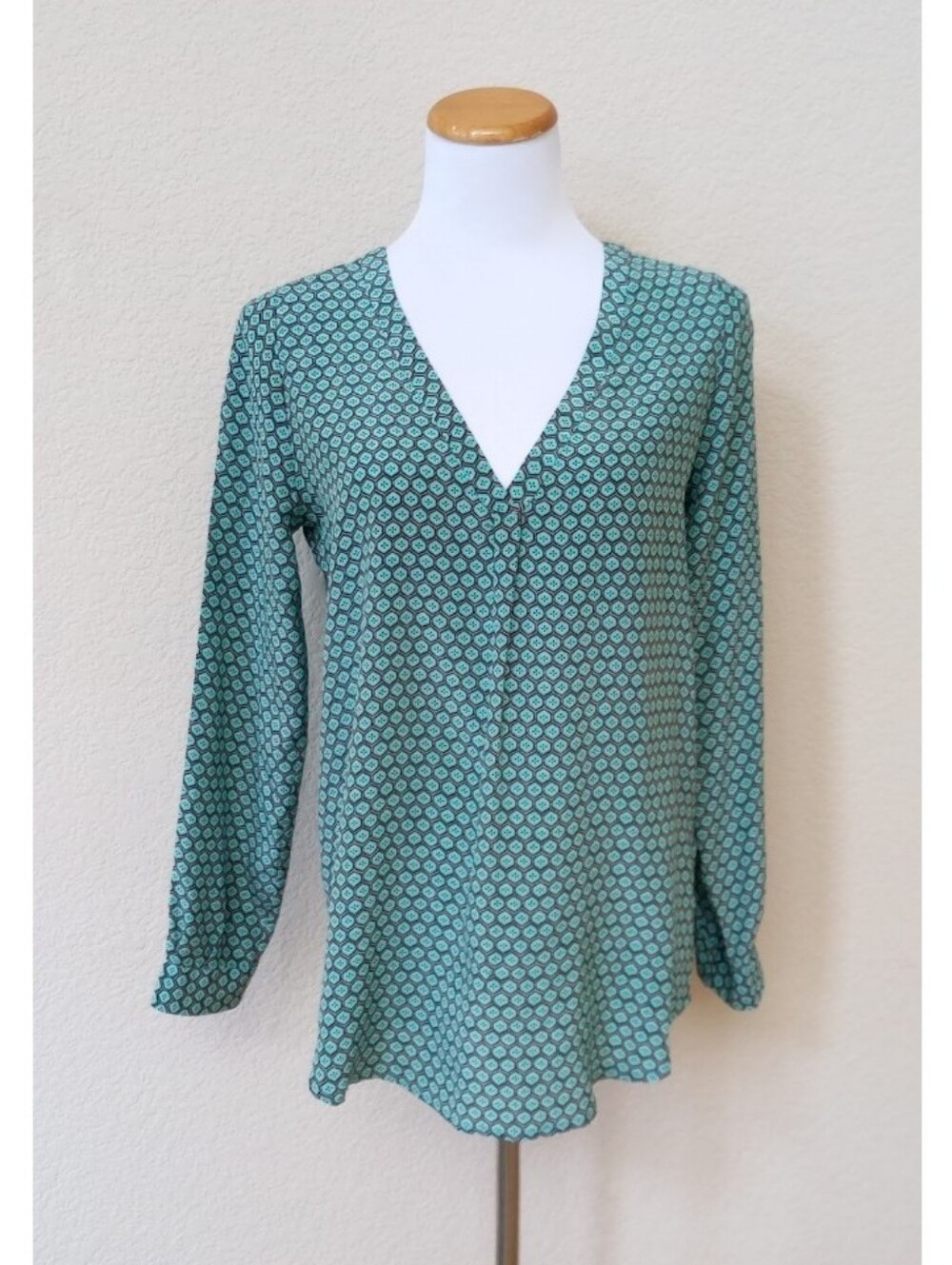 Joie turquoise medallion print 100% silk long sleeve blouse